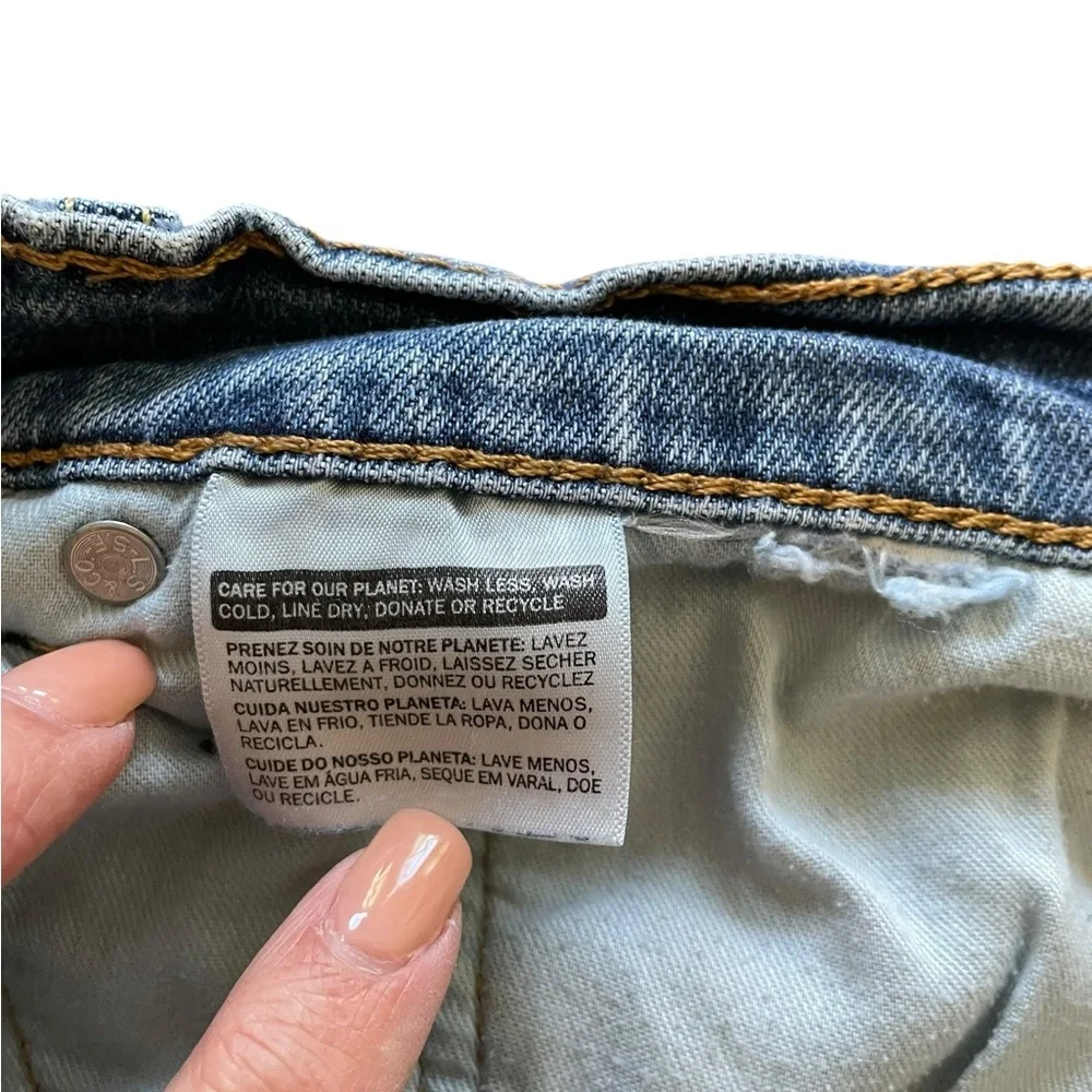 LEVI’S 505 BLUE DENIM JEANS Size 36 x 32 Straight Leg Medium Wash Western Fit